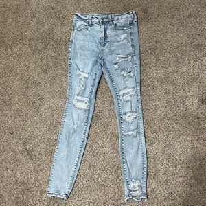 American Eagle Super High Rise Ripped Jegging